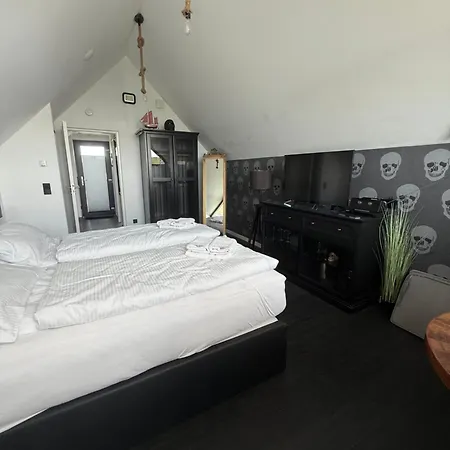 Black-pearl In Erster Seereihe Direkt An Der Lagune