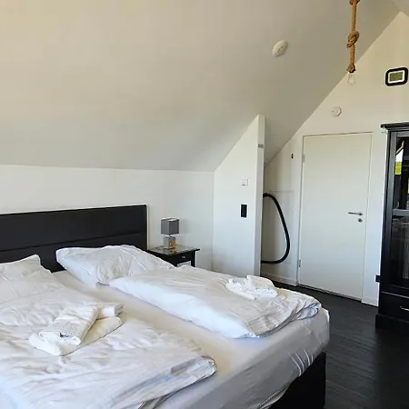Black-pearl In Erster Seereihe Direkt An Der Lagune